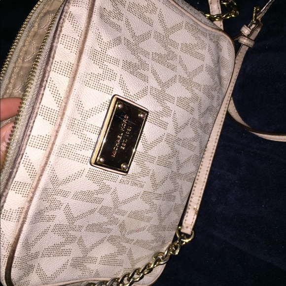 MK Purse - Picture 1 of 2